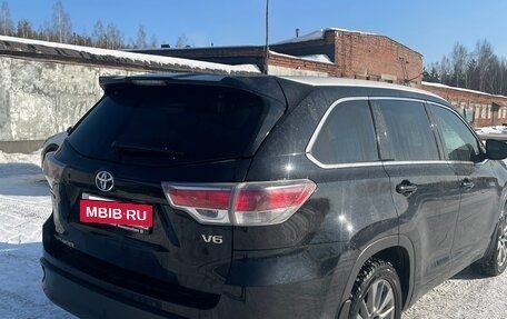 Toyota Highlander III, 2015 год, 3 000 000 рублей, 4 фотография