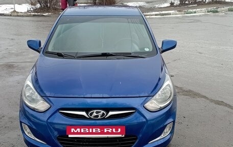 Hyundai Solaris II рестайлинг, 2012 год, 695 000 рублей, 10 фотография