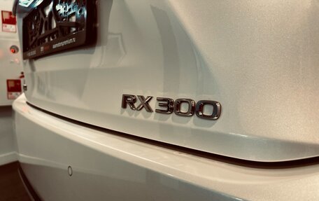 Lexus RX IV рестайлинг, 2020 год, 5 200 000 рублей, 10 фотография