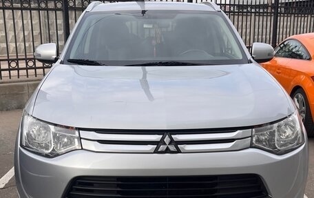 Mitsubishi Outlander III рестайлинг 3, 2014 год, 1 750 000 рублей, 1 фотография