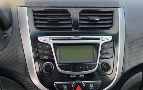 Hyundai Solaris II рестайлинг, 2011 год, 779 000 рублей, 17 фотография