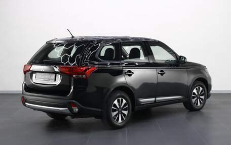 Mitsubishi Outlander III рестайлинг 3, 2016 год, 1 959 000 рублей, 2 фотография