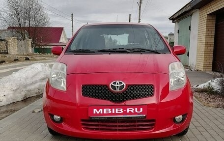 Toyota Yaris III рестайлинг, 2008 год, 550 000 рублей, 3 фотография