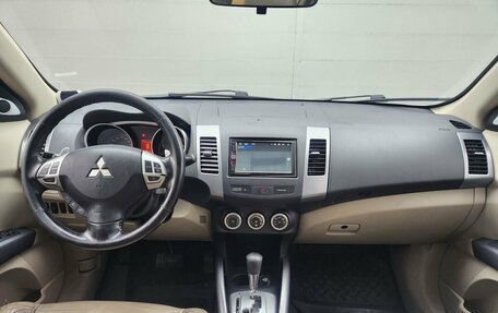 Mitsubishi Outlander III рестайлинг 3, 2008 год, 1 025 000 рублей, 12 фотография