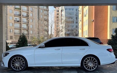 Mercedes-Benz E-Класс, 2022 год, 4 820 000 рублей, 3 фотография