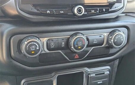 Jeep Wrangler, 2021 год, 4 440 627 рублей, 19 фотография
