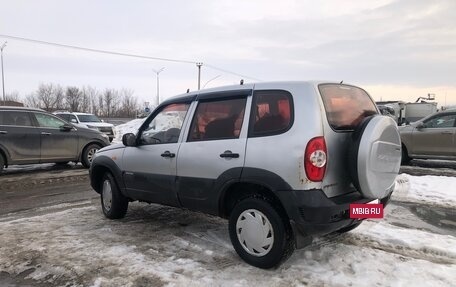 Chevrolet Niva I рестайлинг, 2010 год, 600 000 рублей, 3 фотография
