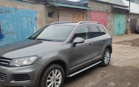 Volkswagen Touareg III, 2010 год, 2 000 000 рублей, 2 фотография