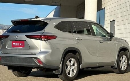 Toyota Highlander, 2023 год, 6 167 000 рублей, 5 фотография