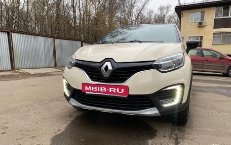 Renault Kaptur I рестайлинг, 2019 год, 1 850 000 рублей, 2 фотография