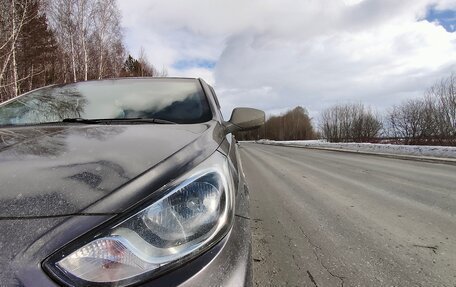 Hyundai Solaris II рестайлинг, 2013 год, 800 000 рублей, 11 фотография