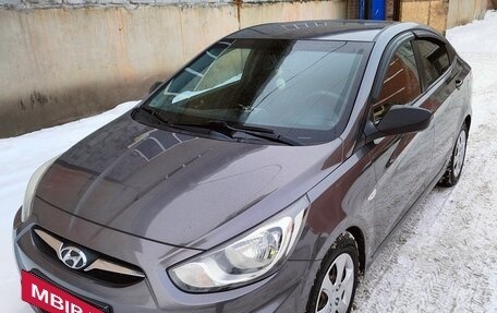 Hyundai Solaris II рестайлинг, 2013 год, 800 000 рублей, 14 фотография