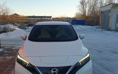 Nissan Leaf II, 2018 год, 1 990 000 рублей, 4 фотография