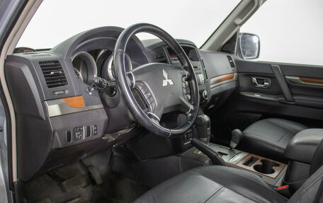 Mitsubishi Pajero IV, 2008 год, 2 160 000 рублей, 10 фотография