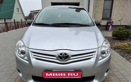 Toyota Auris II, 2011 год, 910 000 рублей, 1 фотография