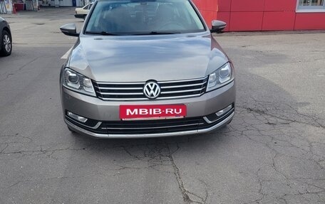 Volkswagen Passat B7, 2012 год, 1 050 000 рублей, 2 фотография