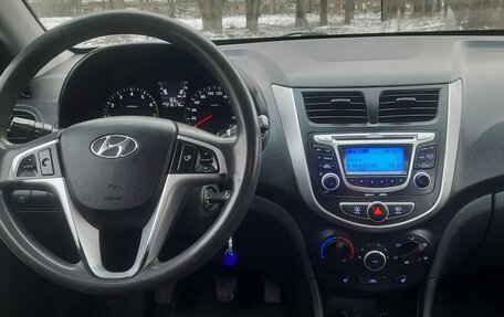 Hyundai Solaris II рестайлинг, 2011 год, 549 000 рублей, 9 фотография