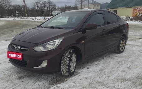 Hyundai Solaris II рестайлинг, 2011 год, 549 000 рублей, 3 фотография