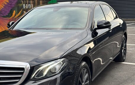 Mercedes-Benz E-Класс, 2017 год, 2 250 000 рублей, 3 фотография