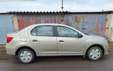 Renault Logan II, 2015 год, 870 000 рублей, 3 фотография