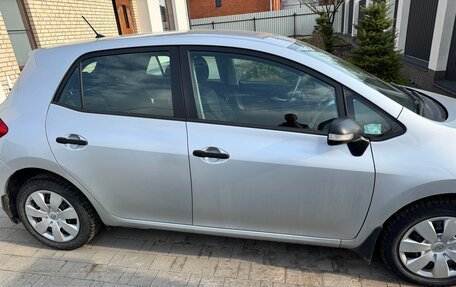 Toyota Auris II, 2011 год, 910 000 рублей, 3 фотография