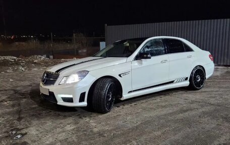 Mercedes-Benz E-Класс, 2011 год, 1 900 000 рублей, 4 фотография