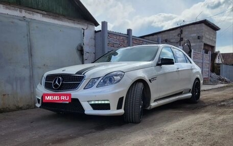 Mercedes-Benz E-Класс, 2011 год, 1 900 000 рублей, 2 фотография