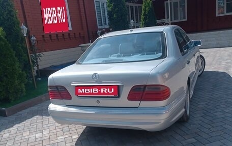 Mercedes-Benz E-Класс, 1998 год, 690 000 рублей, 4 фотография