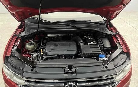 Volkswagen Tiguan II, 2021 год, 3 390 000 рублей, 6 фотография