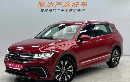 Volkswagen Tiguan II, 2021 год, 3 390 000 рублей, 4 фотография
