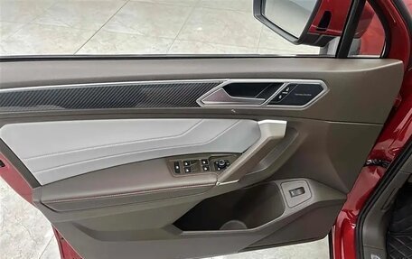 Volkswagen Tiguan II, 2021 год, 3 390 000 рублей, 9 фотография