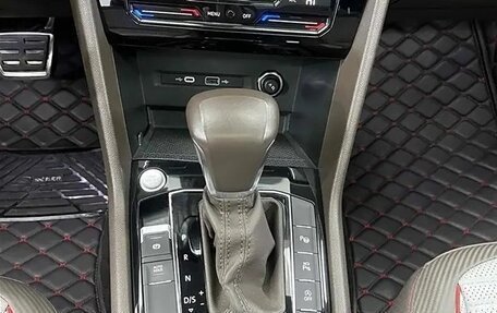 Volkswagen Tiguan II, 2021 год, 3 390 000 рублей, 13 фотография