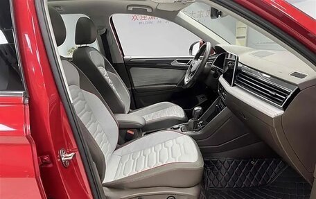 Volkswagen Tiguan II, 2021 год, 3 390 000 рублей, 17 фотография