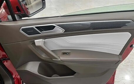 Volkswagen Tiguan II, 2021 год, 3 390 000 рублей, 18 фотография