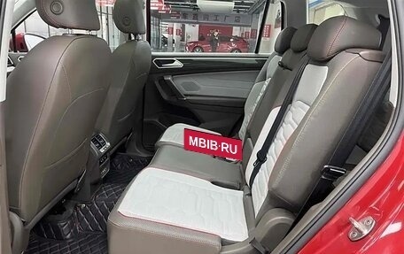 Volkswagen Tiguan II, 2021 год, 3 390 000 рублей, 19 фотография