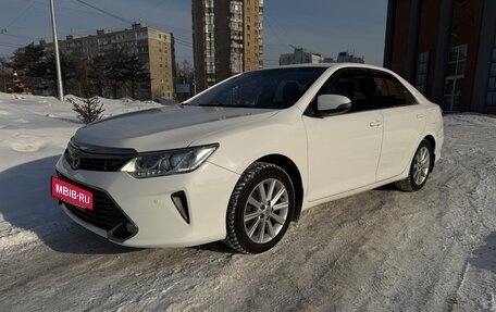 Toyota Camry, 2018 год, 1 800 000 рублей, 4 фотография