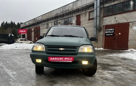 Chevrolet Niva I рестайлинг, 2004 год, 510 000 рублей, 2 фотография