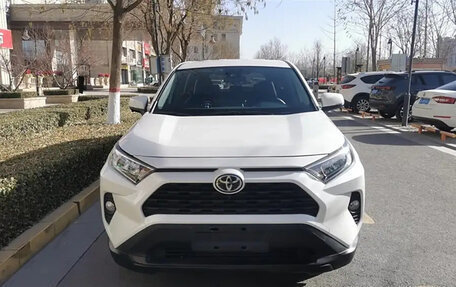 Toyota RAV4, 2021 год, 1 955 000 рублей, 2 фотография