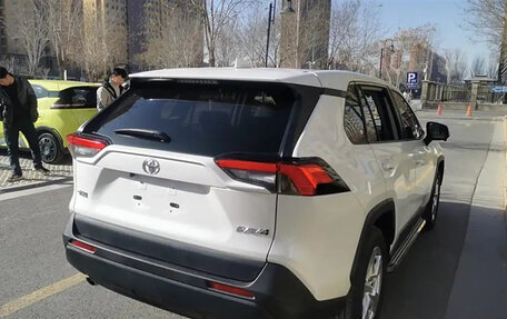 Toyota RAV4, 2021 год, 1 955 000 рублей, 3 фотография