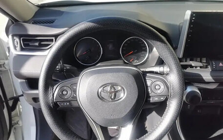 Toyota RAV4, 2021 год, 1 955 000 рублей, 7 фотография