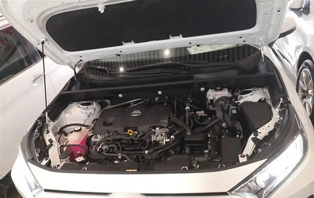 Toyota RAV4, 2021 год, 2 620 000 рублей, 21 фотография