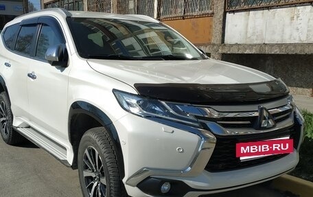 Mitsubishi Pajero Sport III рестайлинг, 2018 год, 3 250 000 рублей, 2 фотография