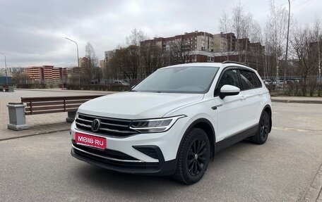 Volkswagen Tiguan II, 2021 год, 2 750 000 рублей, 1 фотография