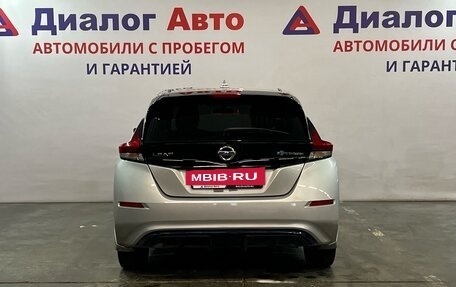 Nissan Leaf II, 2017 год, 1 600 000 рублей, 4 фотография