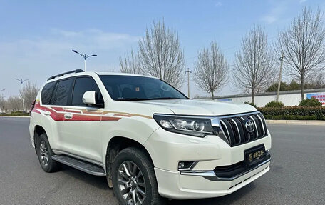 Toyota Land Cruiser Prado 150 рестайлинг 2, 2020 год, 5 300 000 рублей, 7 фотография