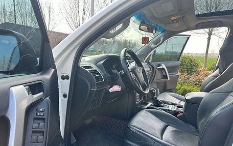 Toyota Land Cruiser Prado 150 рестайлинг 2, 2020 год, 5 300 000 рублей, 10 фотография
