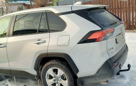 Toyota RAV4, 2020 год, 3 000 000 рублей, 3 фотография