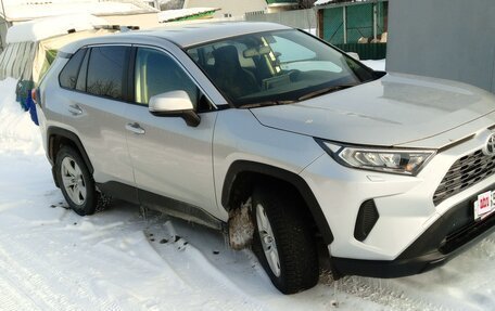 Toyota RAV4, 2020 год, 3 000 000 рублей, 2 фотография