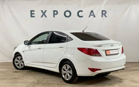 Hyundai Solaris II рестайлинг, 2015 год, 995 000 рублей, 7 фотография