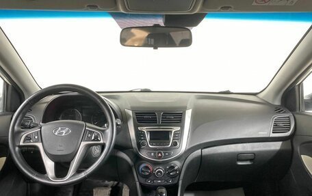 Hyundai Solaris II рестайлинг, 2015 год, 995 000 рублей, 13 фотография
